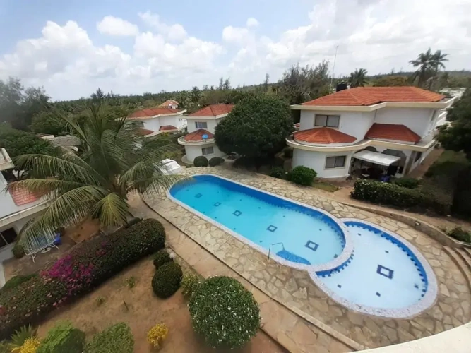 2 Bedrooms Apartment