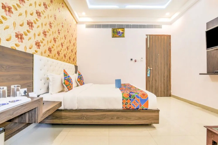 FabHotel Heaven Grand
