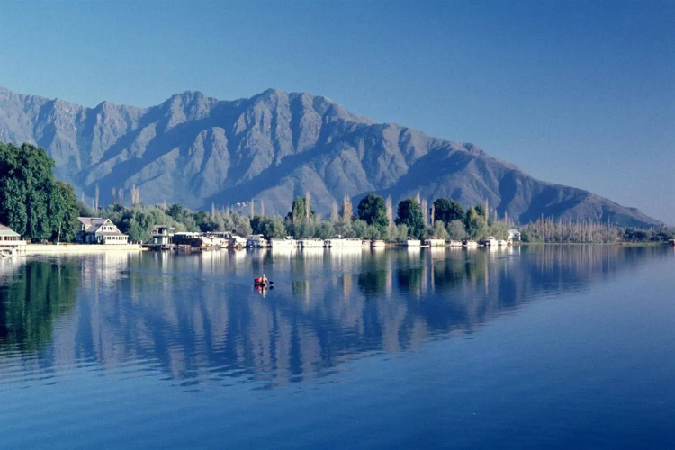 Privilege Houseboats