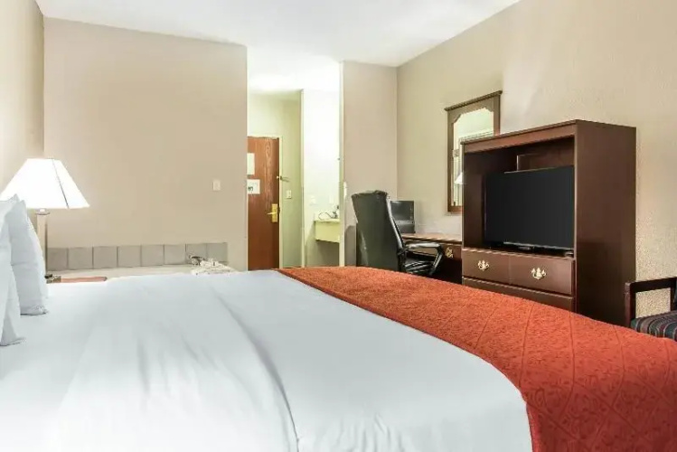 Quality Inn & Suites Mason