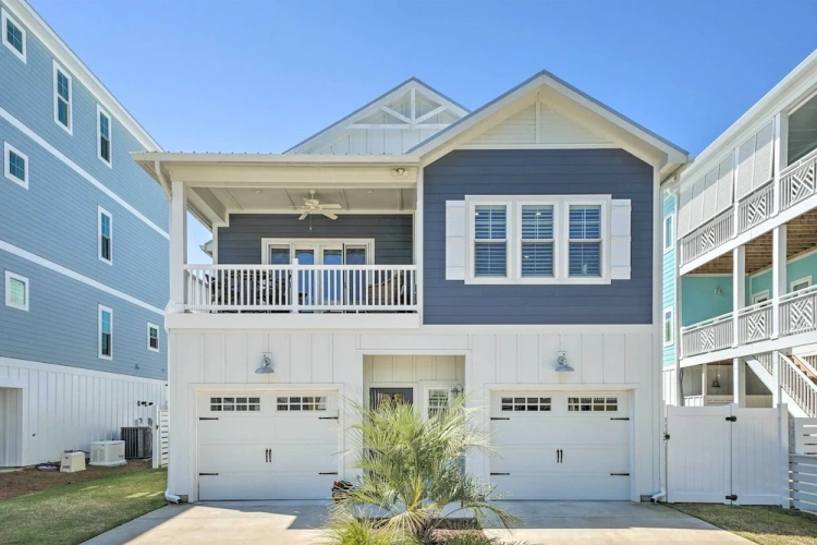 4 Bedrooms Cottage with balcony