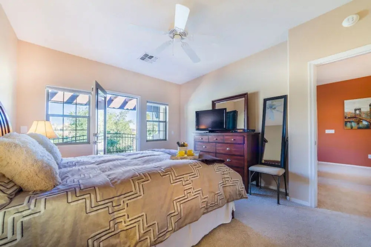 12th 205 - 2 Br Condo