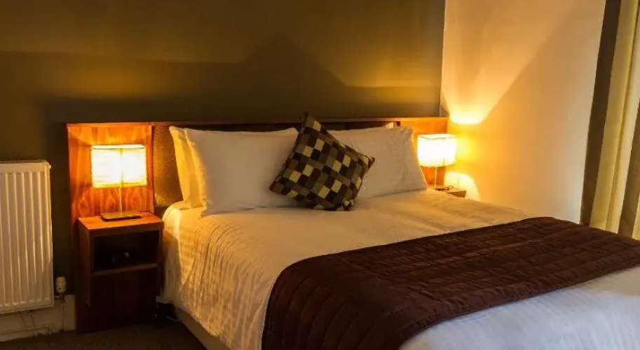 Strathearn Hotel