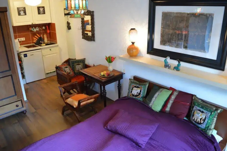 Cozy studio at the Castle