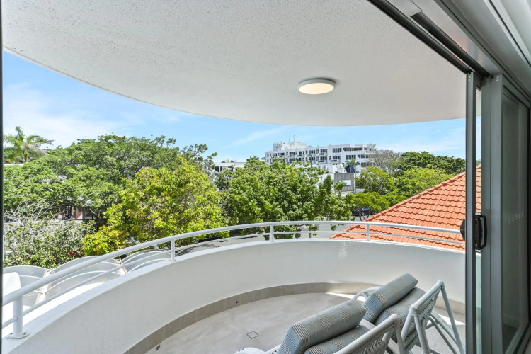 La Mer Apartment #10
