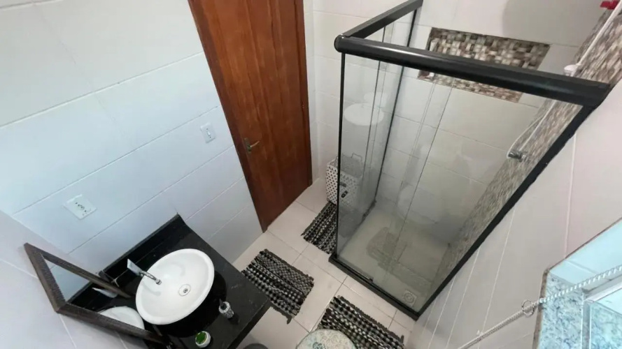 Casa Duplex 2 quartos com amplo quintal