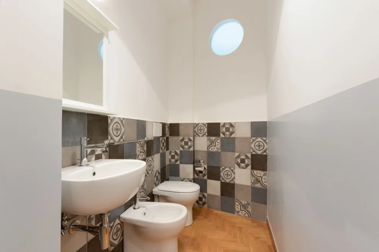 2 Bedrooms Quadruple Apartment with balcony