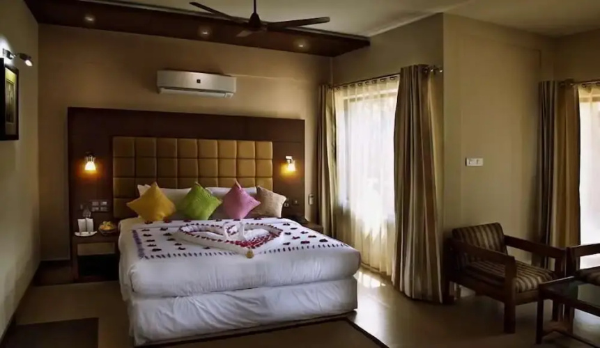 Hill Tree Inn Resort