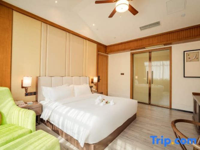 Premier room