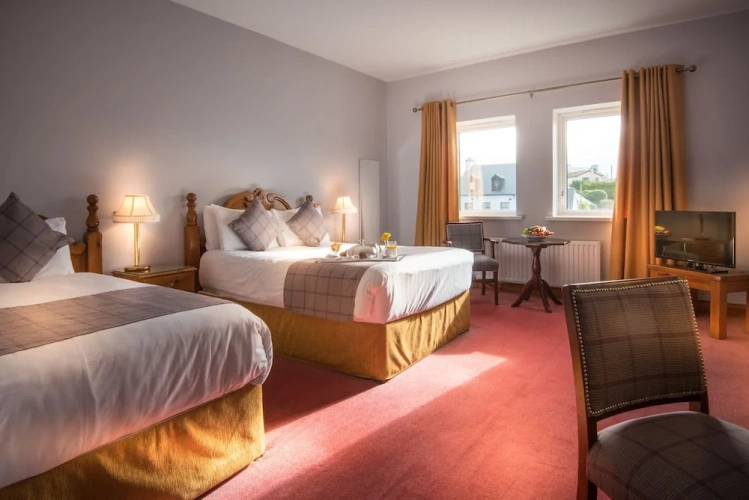 Standard Triple room