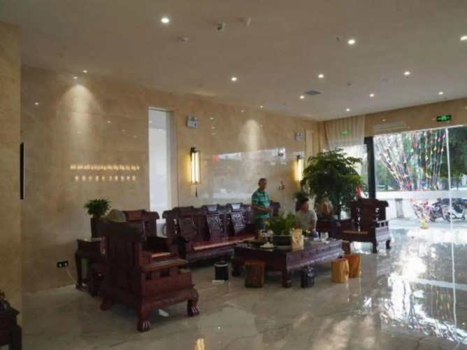 Baoshan Jiahu Hotel