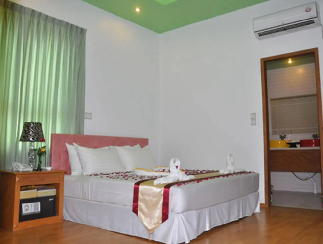 Paragon Hotel