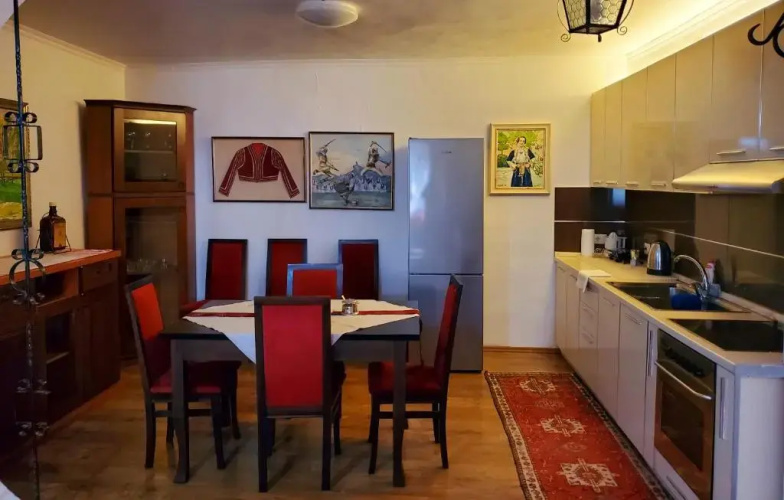 Unique Traditional House, hosted by J&G