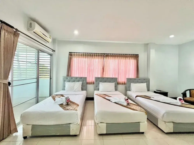 Standard Triple room with balcony