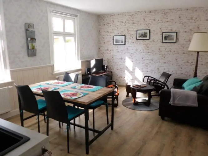 2 Bedrooms Apartment