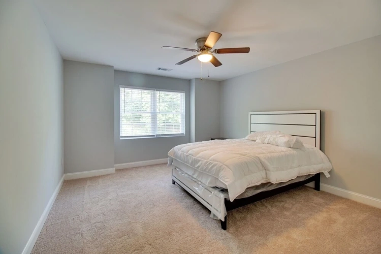 4 Bedrooms Cottage
