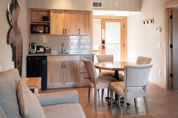 Moose Hotel & Suites photo 22
