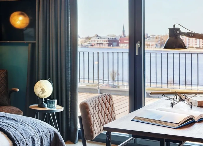 Standard Double room with balcony and with harbour view