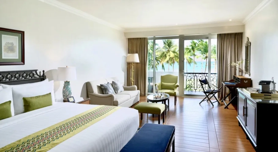 Double Junior Suite with balcony and beachfront