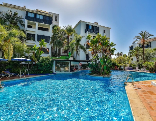 3 Bedrooms Sextuple Apartment
