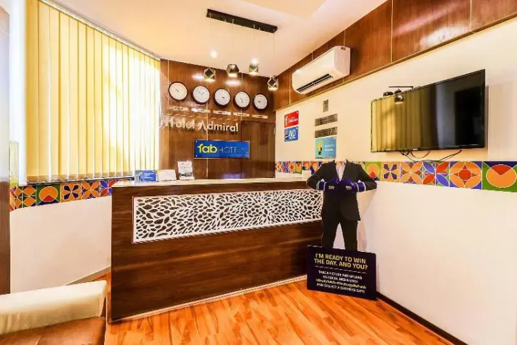 FabHotel Admiral, Marol