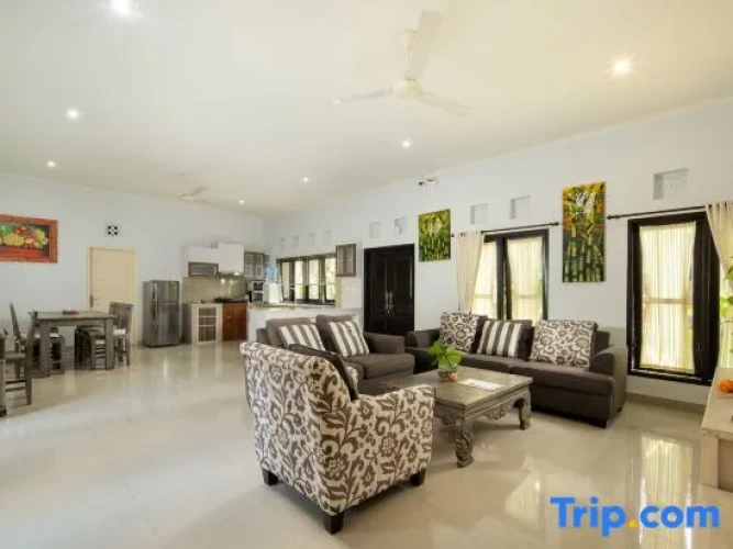 3 Bedrooms Villa