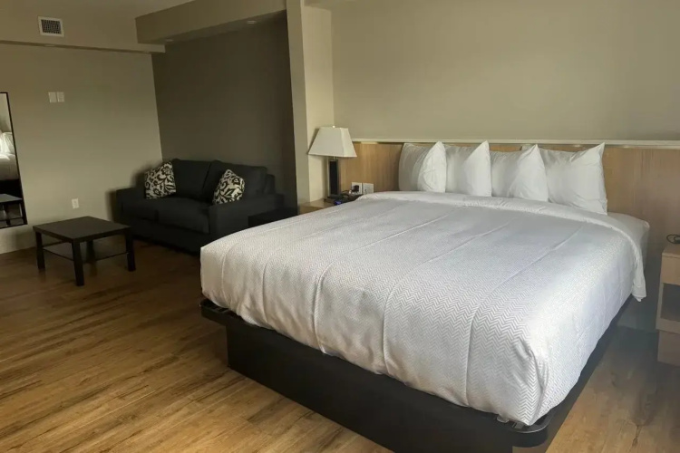 Baymont By Wyndham West Edmonton