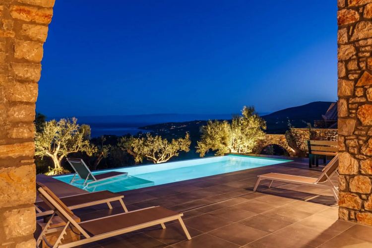 Gerakada Luxury-Horizon Villa with Private Pool