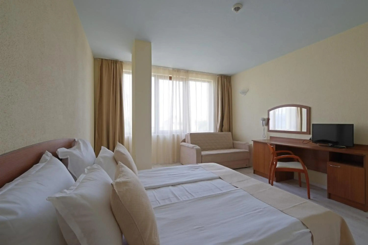 Perla Plaza Hotel