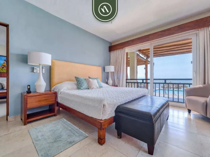 Oceanview 4 BR Condo - Pool - Beach - Terrace