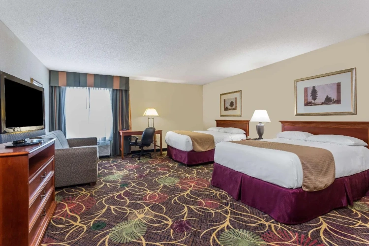 Standard Quadruple room