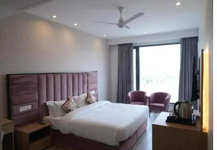 ACR Luxury Hotel
