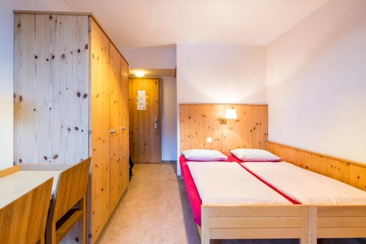 Standard Twin room with balcony