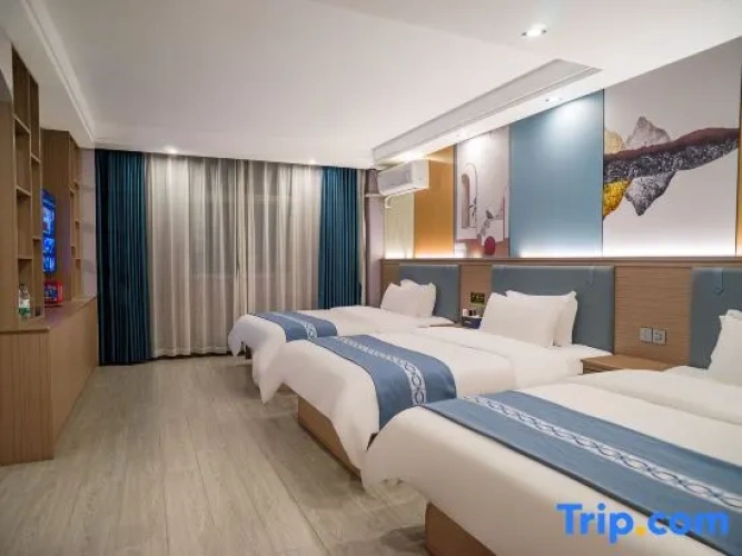 Business Triple Suite