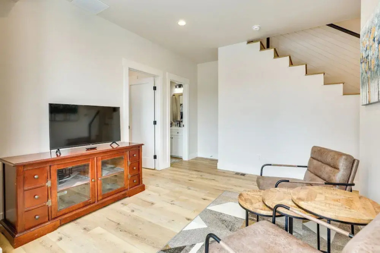 Sleek Fraser Townhome < 8 Mi to Winter Park!