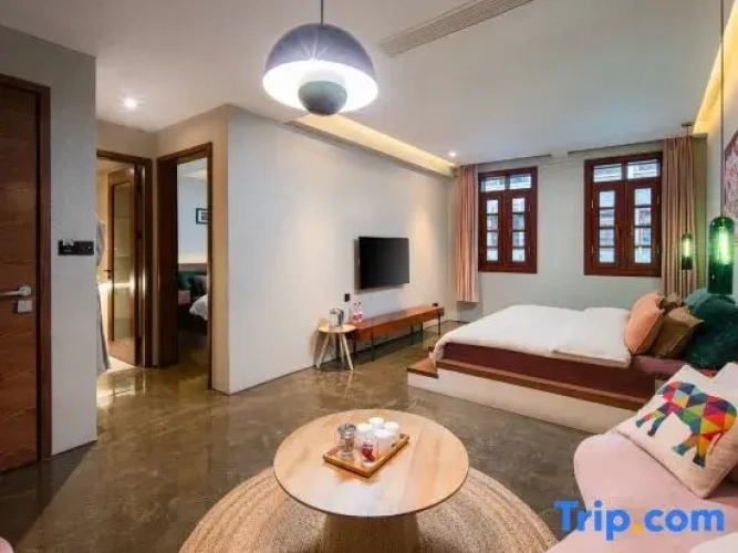 Family Suite with street view