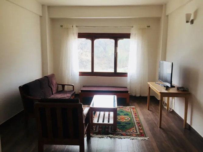 Choni Apartment