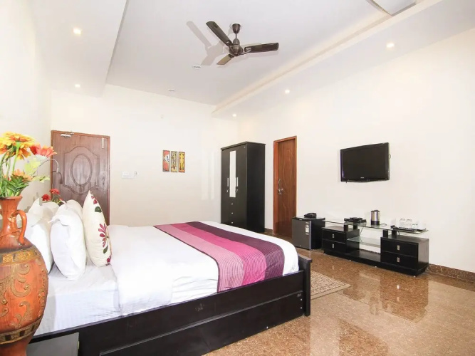 OYO 14890 Siddharth Villa