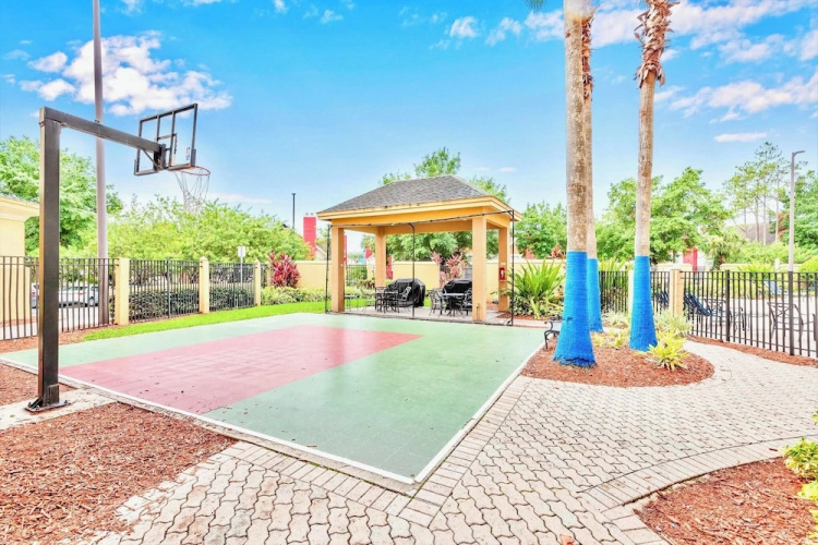 Apartment w Hot Tub, Pool - Near Universal Studios!