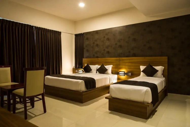 Standard Triple room