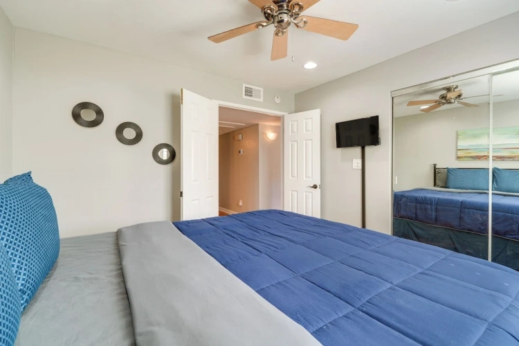 2 Bedrooms Apartment