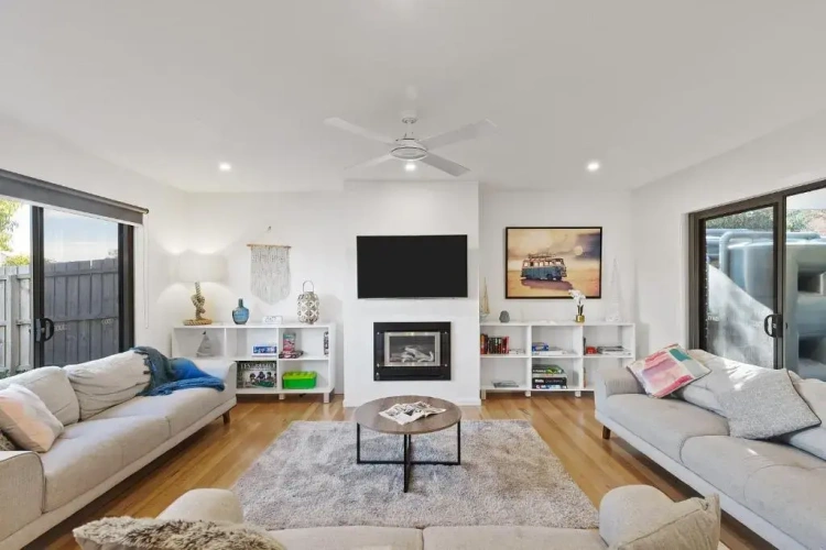 4 Bedrooms Cottage