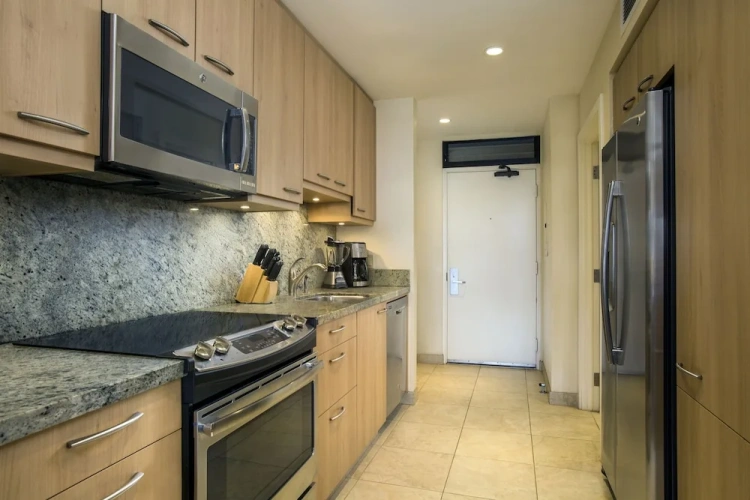 Family Studio with garden view