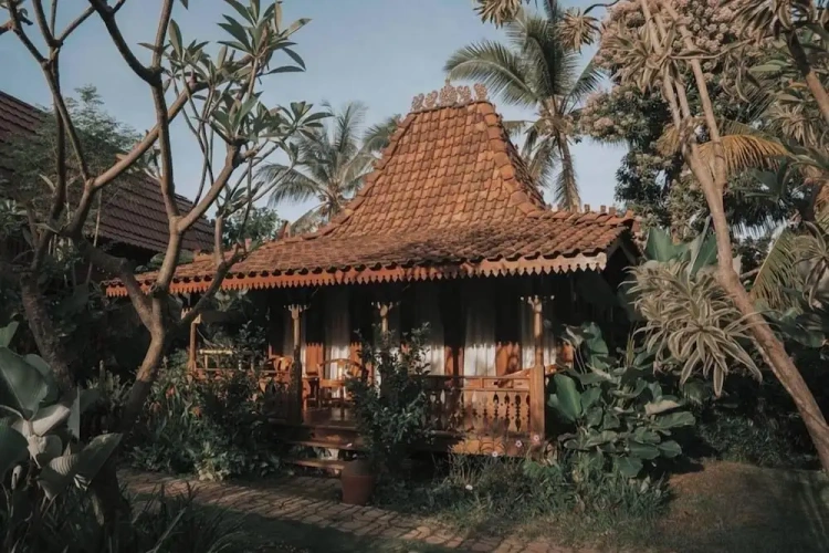 Standard Triple room with garden view