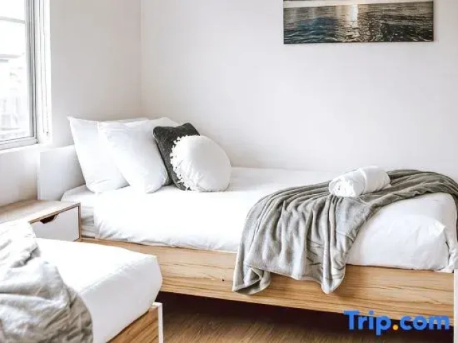 3 Bedrooms Cottage