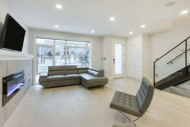 New Luxury Townhome 23