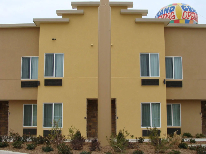 West Worth Inn And Suites - Fort Worth