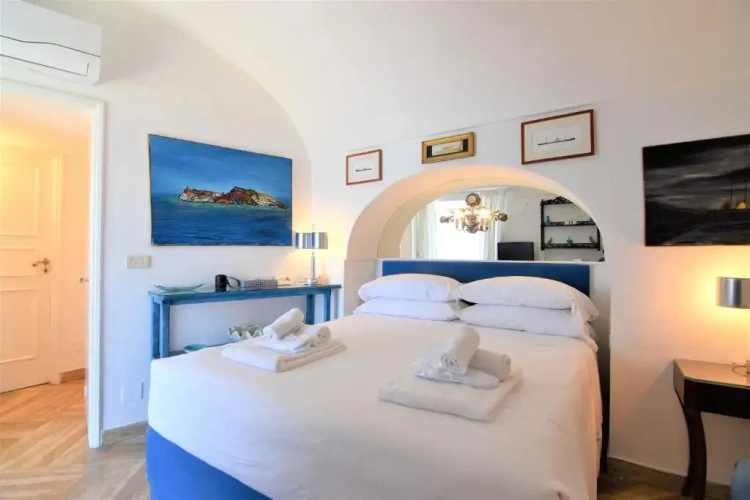 Apartment with sea view