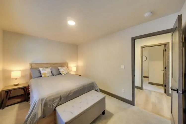 Dover Vacation Rental: Walk to Lake Pend!