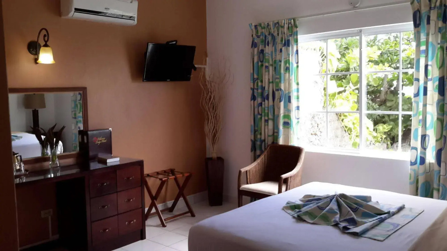 Hibiscus Lodge